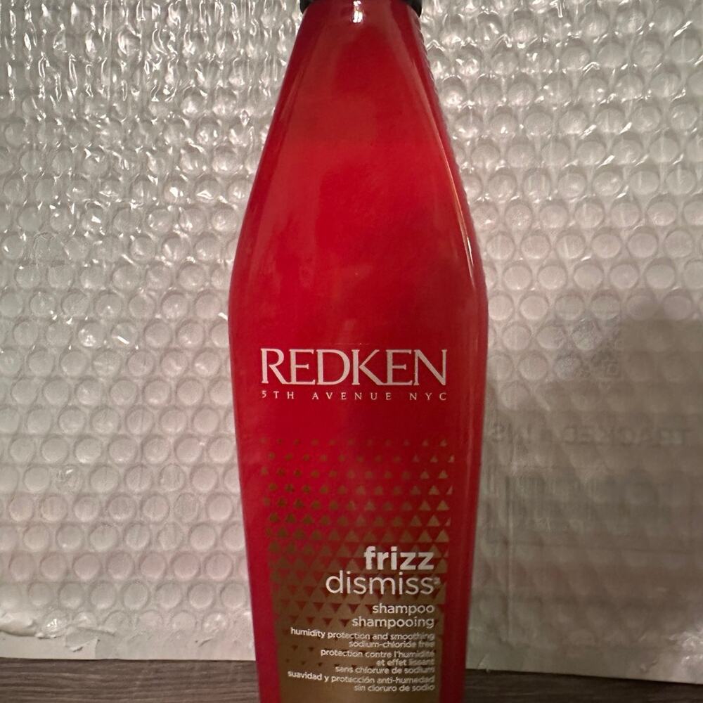 REDKEN Frizz Dismiss shampoo hair care smooth